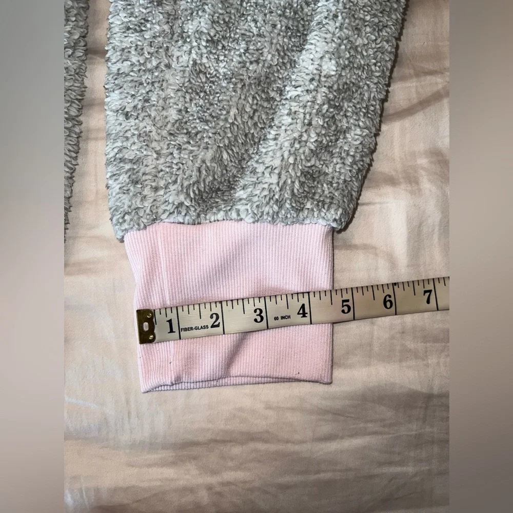 Francesca’s Cozy Fuzzy Pajama Lounge Set Grey Pink Pom Pom Hoodie Size M/S
